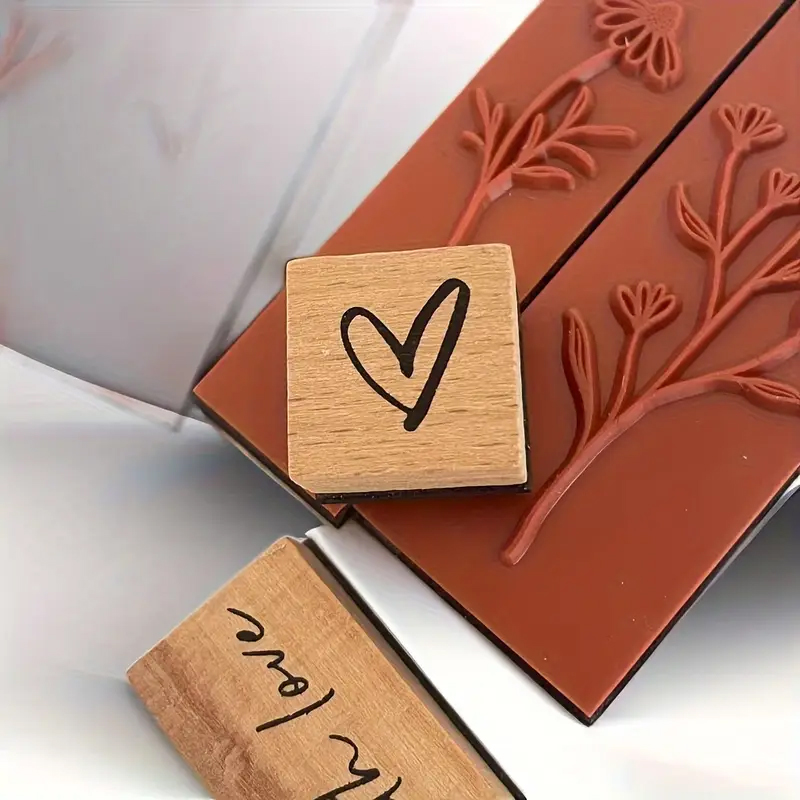 Holzstempel Set Blumen – 6-teilig mit floralen Motiven, Herz und Schriftzug
