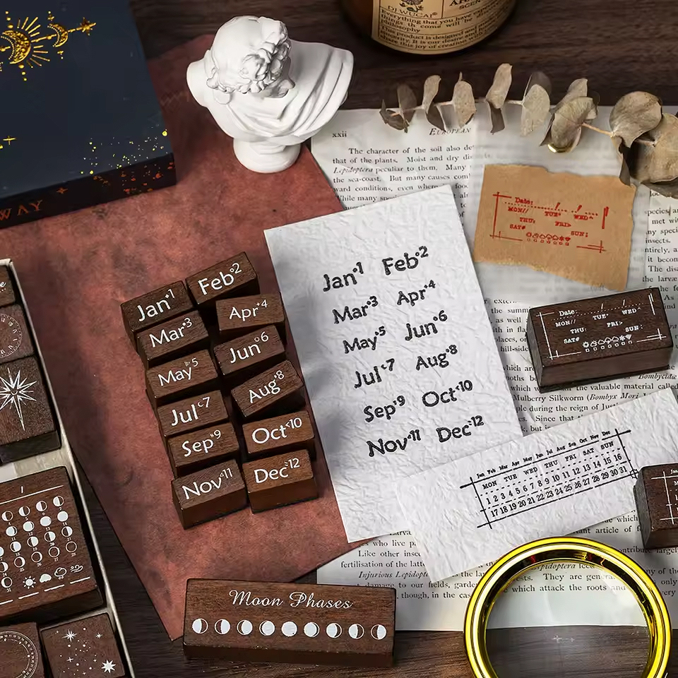 Mondphasen Holzstempel Set – 30 Motive für Kalender und Scrapbooking
