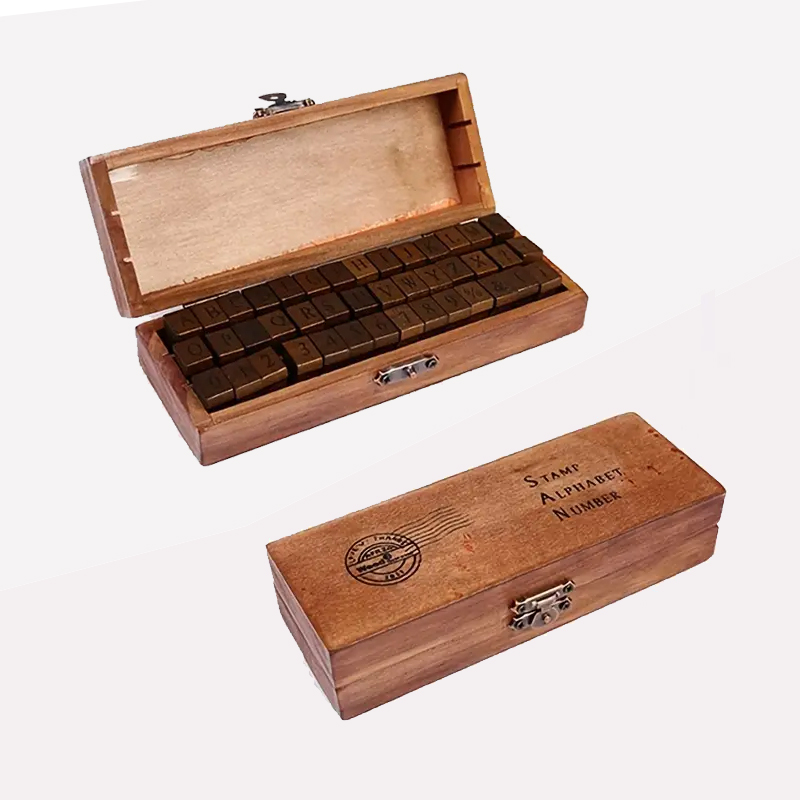 Holzstempel Set Buchstaben und Zahlen – 42-teilig in dekorativer Holzbox