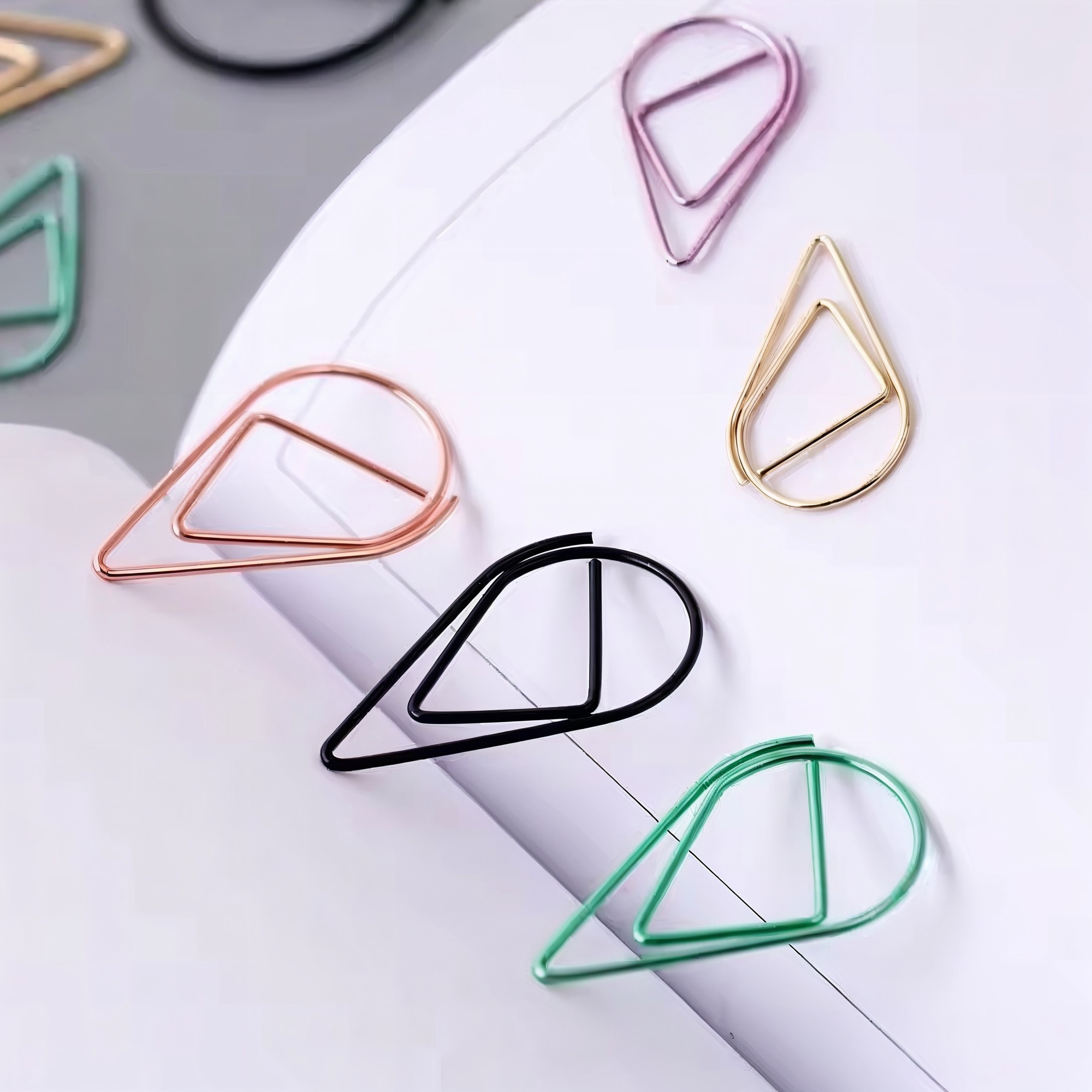 Bunte Büroklammern Set – Tropfenförmig, 10 Stück in Metallic-Farben
