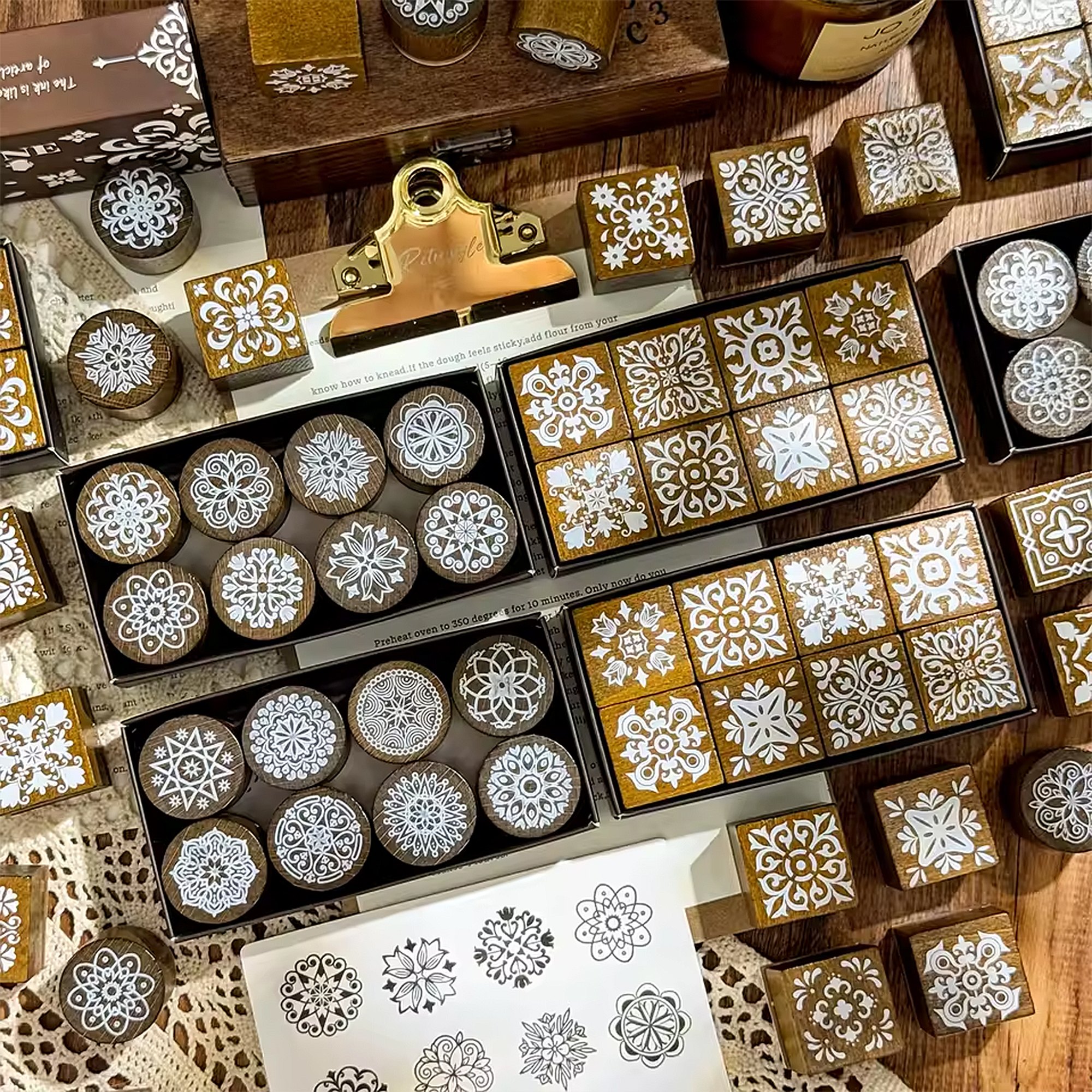 Vintage Muster Holzstempel Set – 8 Stempel rund & eckig