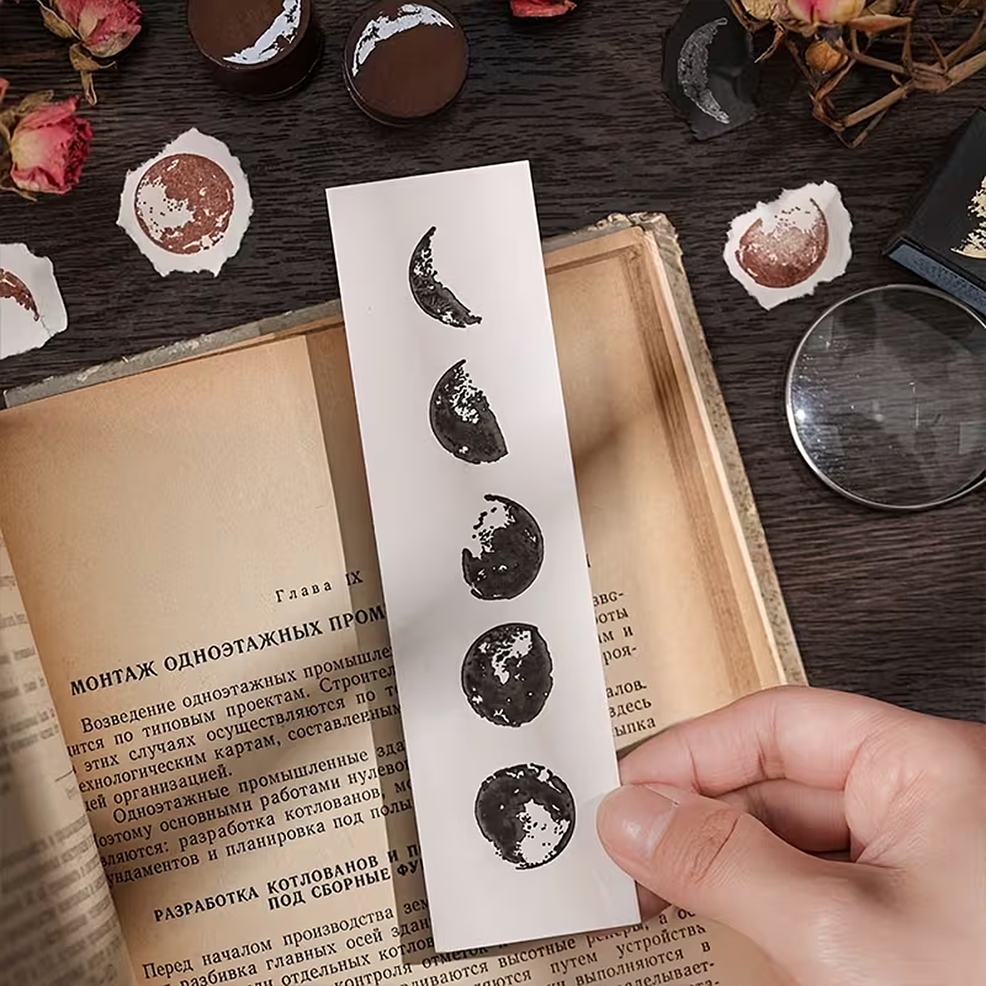Mondphasen Holzstempel Set – 8 runde Motive für kreative Gestaltung