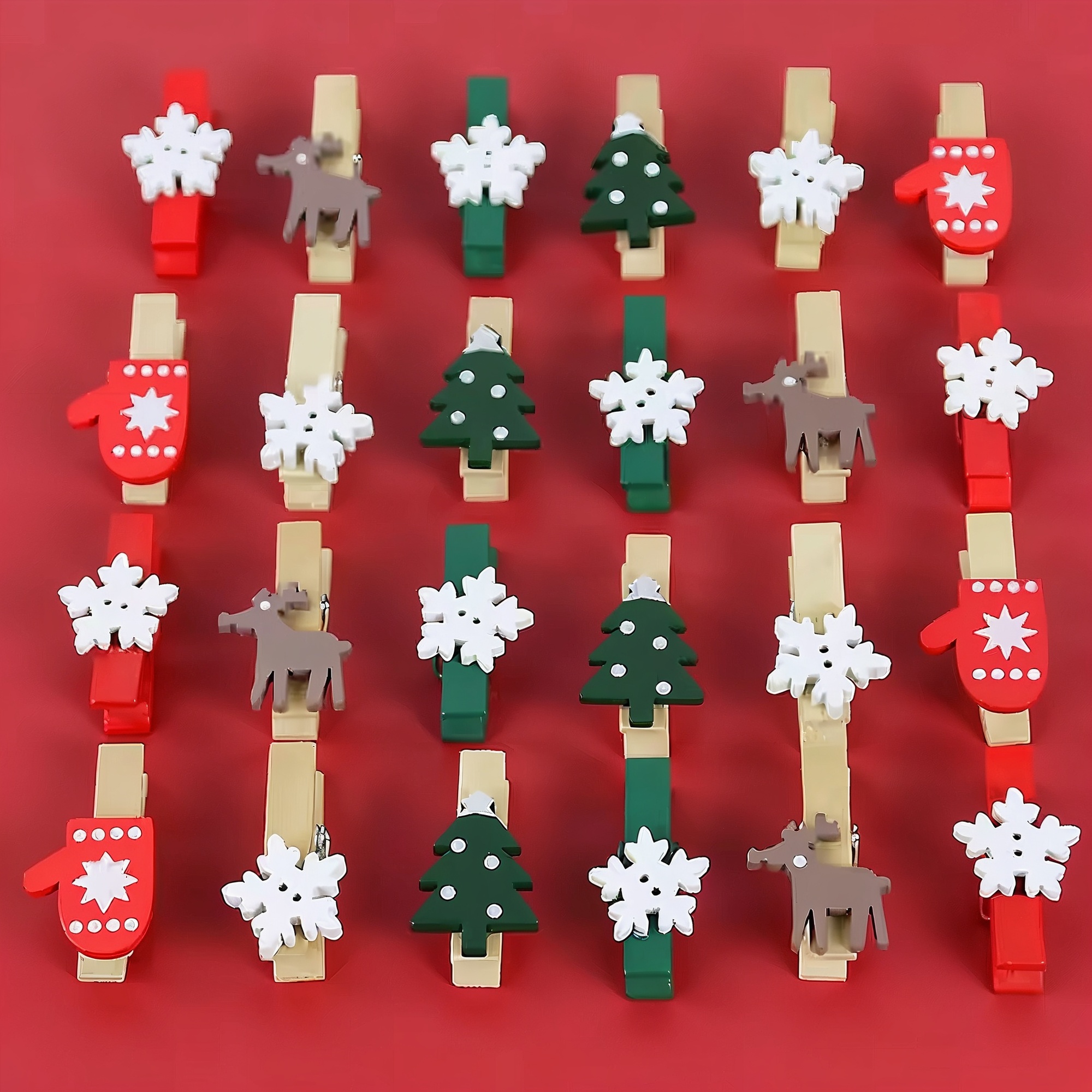 Mini Holzklammern Weihnachten Set – 12-teilig, bemalt, verschiedene Motive