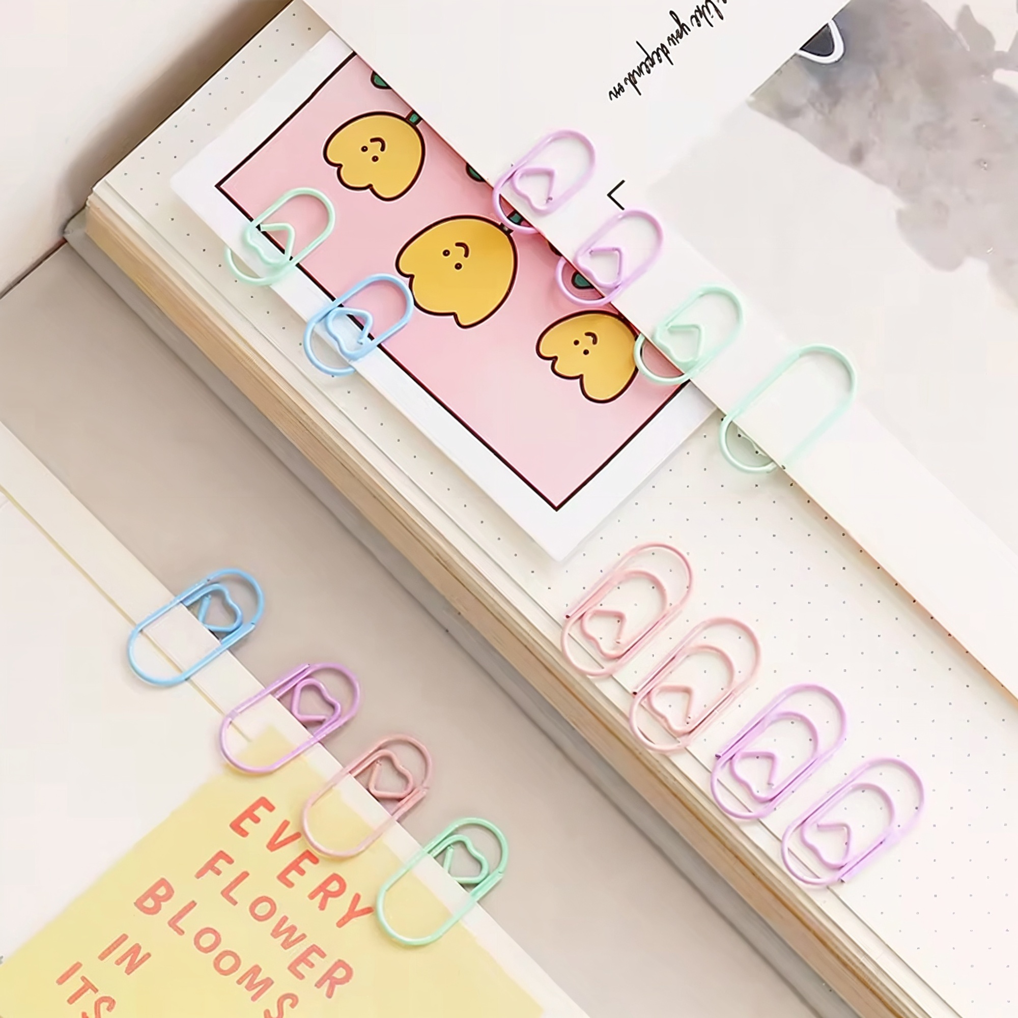 Herzförmige Büroklammern – Set mit 20 Mini Metallclips in Pastellfarben