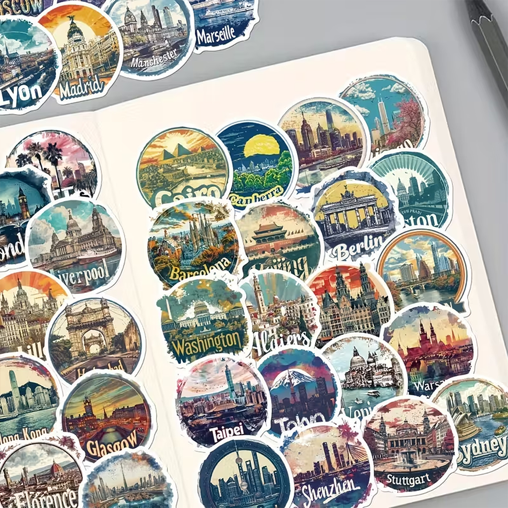 City Sticker Set – 50 ikonische Städte und Wahrzeichen als Vinyl-Sticker