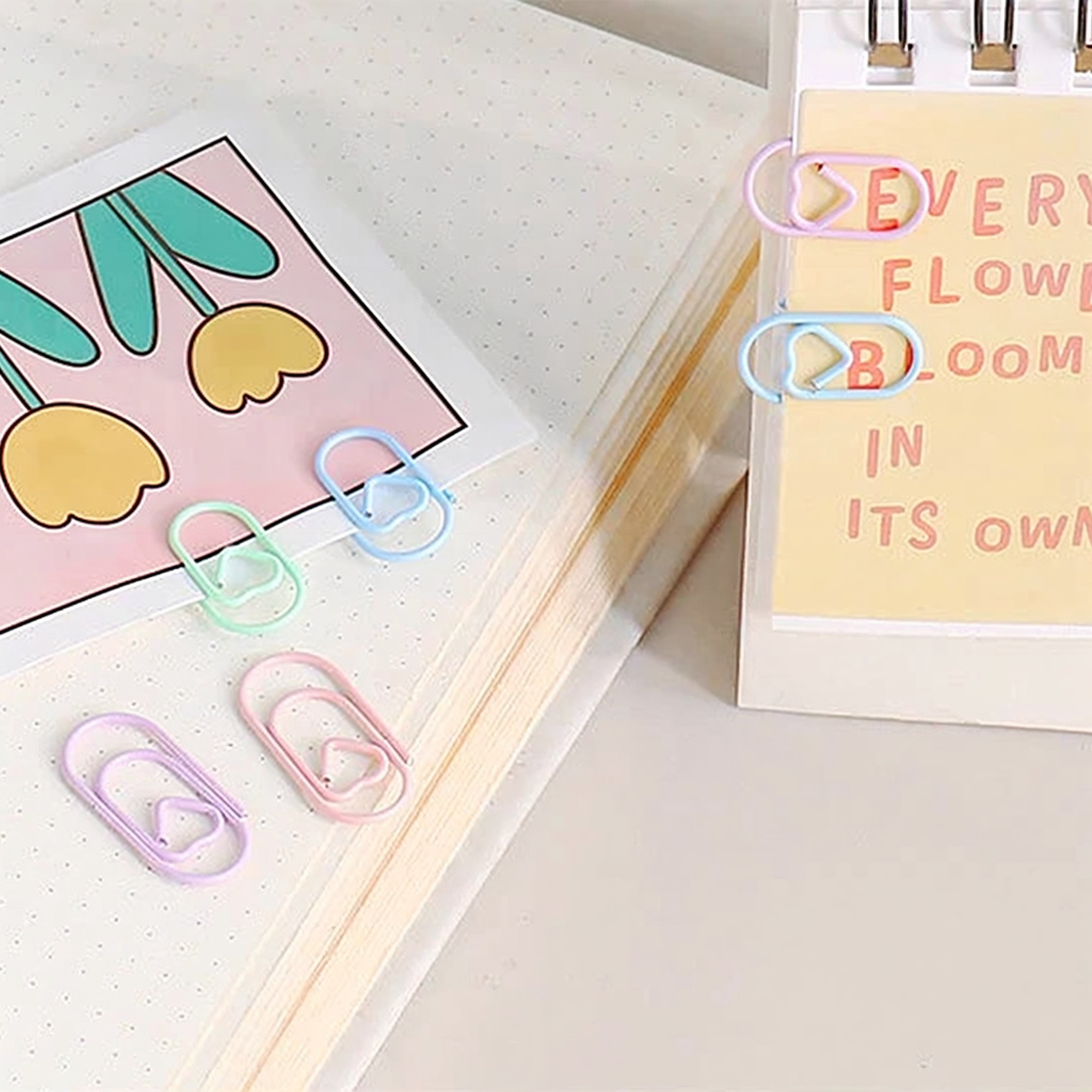 Herzförmige Büroklammern – Set mit 20 Mini Metallclips in Pastellfarben