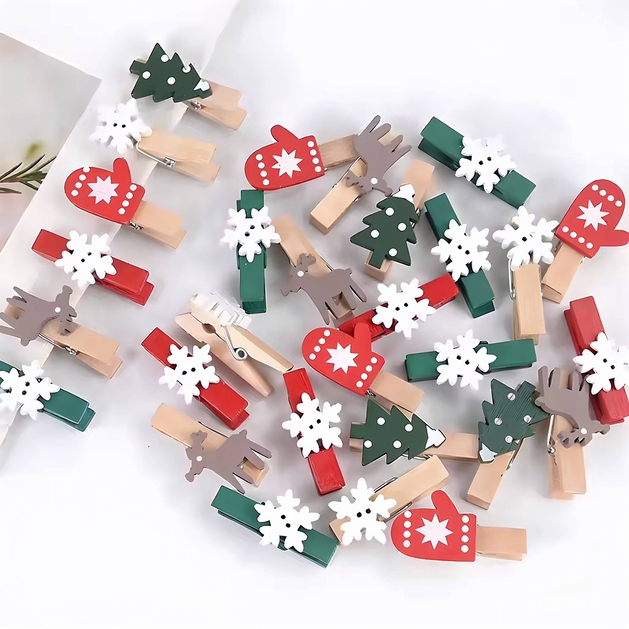 Mini Holzklammern Weihnachten Set – 12-teilig, bemalt, verschiedene Motive